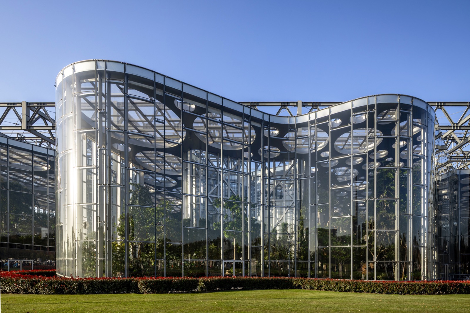 Shanghai Greenhouse Garden. The Hall Is Still There - 1